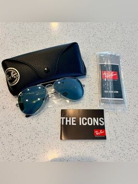 Ray-Ban RB3025 Aviator Sunglasses in Silver with Grey Mirror Lenses, NWT
